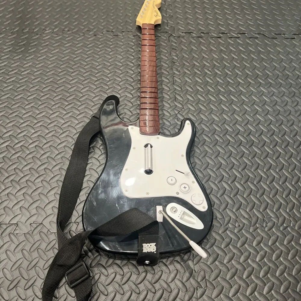 Rock Band Harmonix NWGTS2 Fender Stratocaster Guitar Wii Nintendo XBOX No Dongle